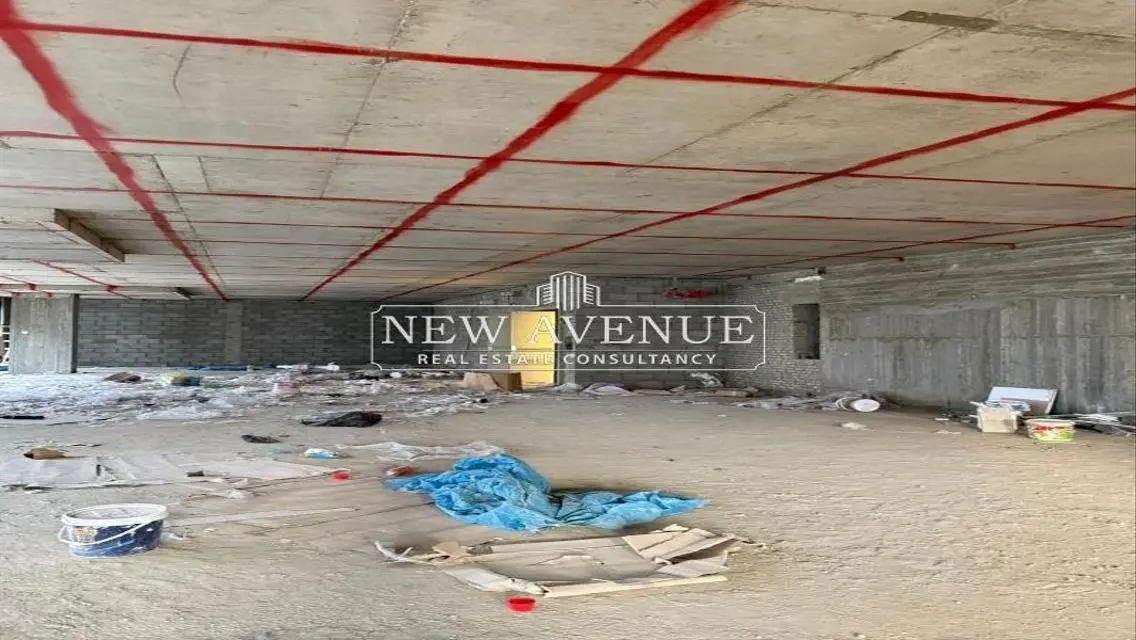 Office Space of 400 Meters for Sale