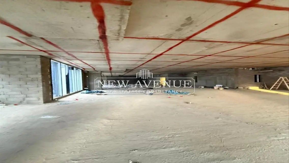 Office Space of 400 Meters for Sale