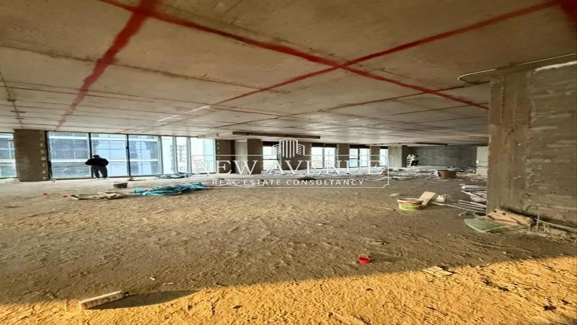 Office Space of 400 Meters for Sale