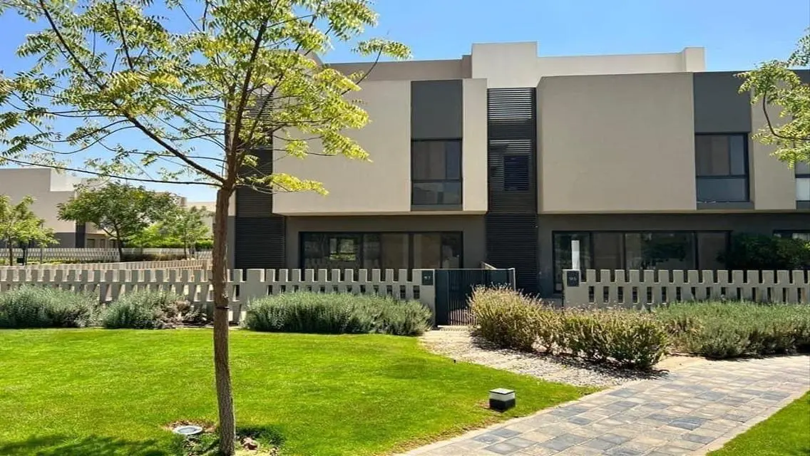 Luxury Apartment in Al-Burouj Compound - 440 sqm