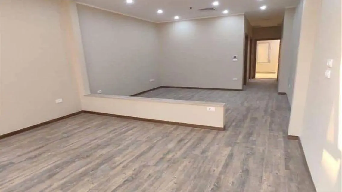 Luxury 10-Room Apartment with Balcony and Shared Pool