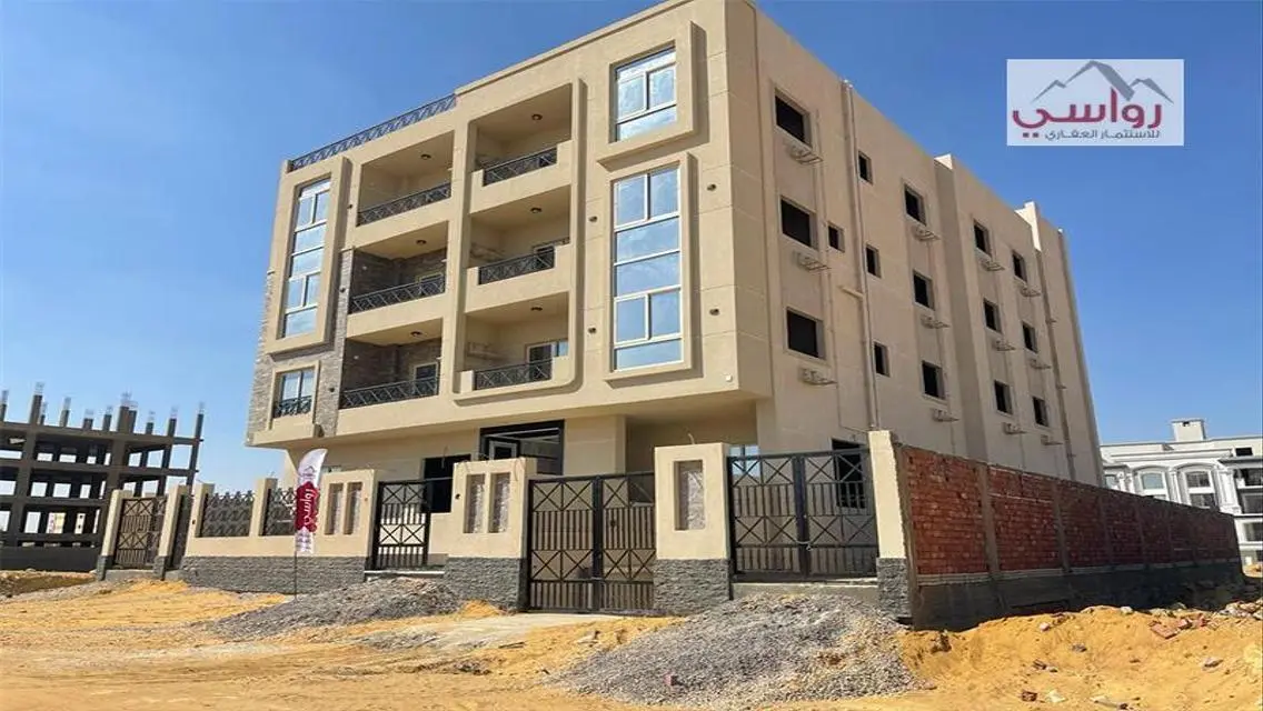 176 meters, corner of Panorama North House