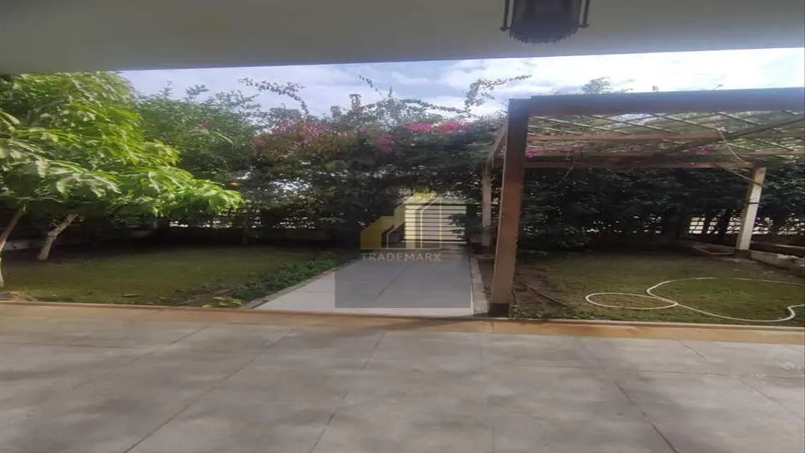 شقة فاخرة للبيع مع مساحات مذهلة