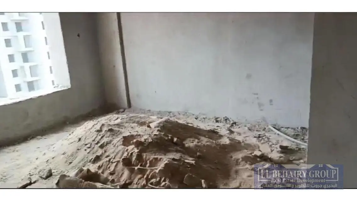 شقة فاخرة للإيجار مع شرفة وحراسة أمنية