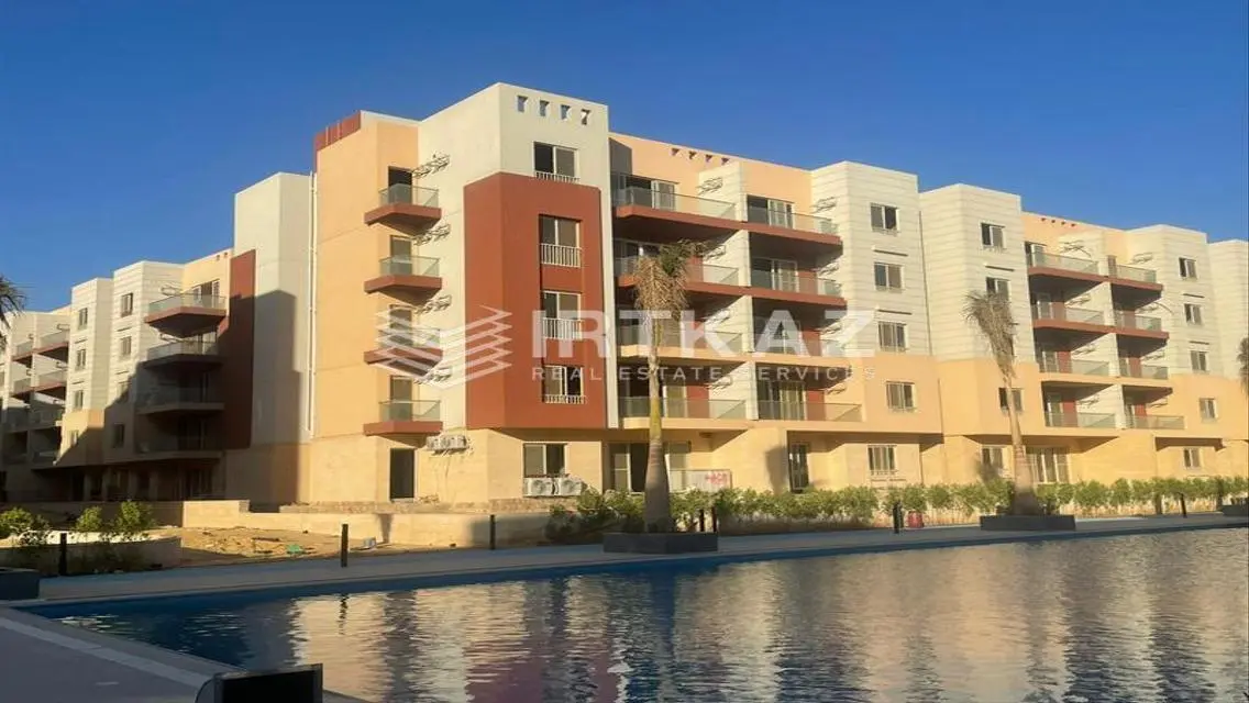 ready to move APT with garden Next to Hyde Park