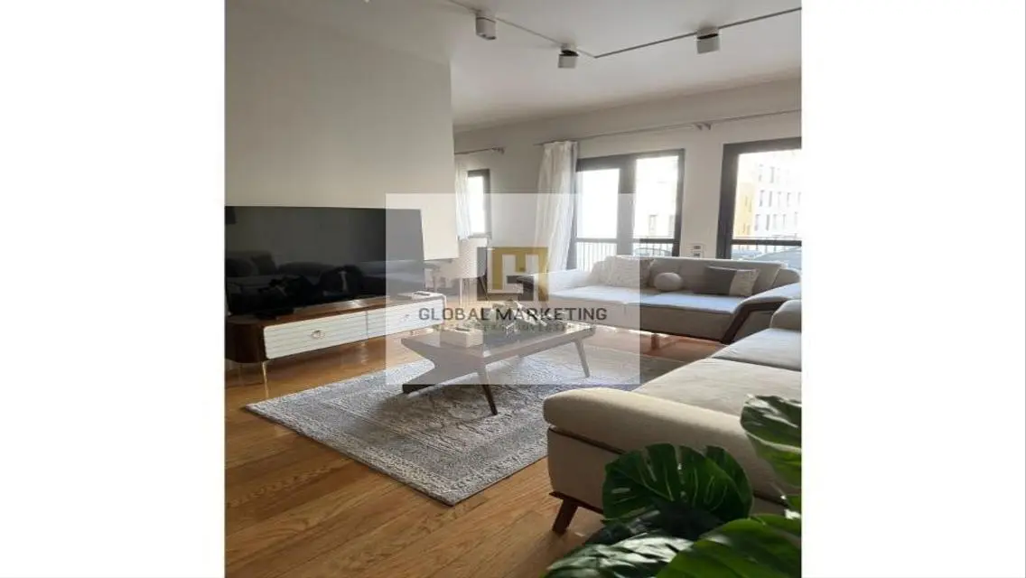 Luxurious Apartment with Premium Amenities in Ideal Location