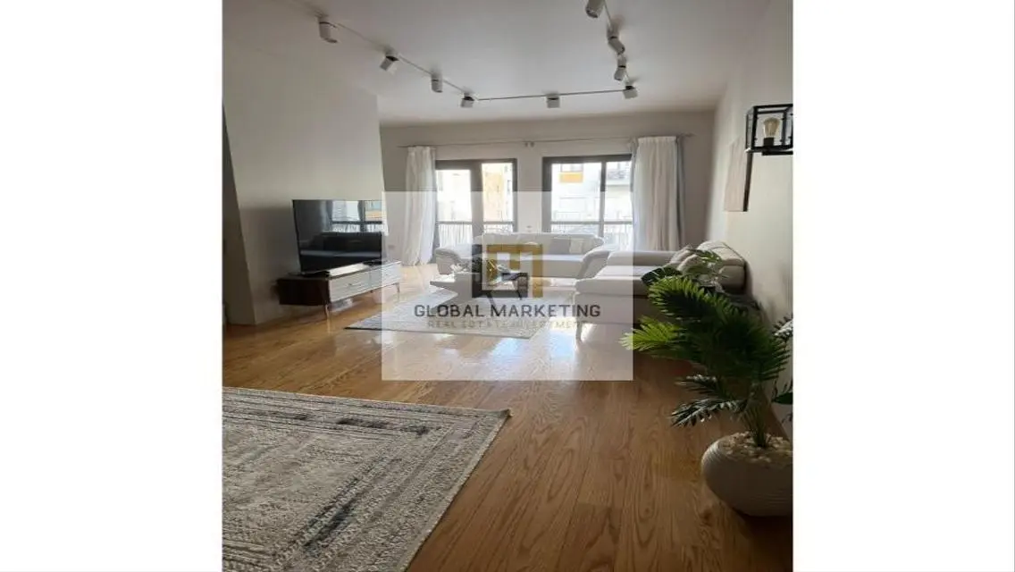 Luxurious Apartment with Premium Amenities in Ideal Location