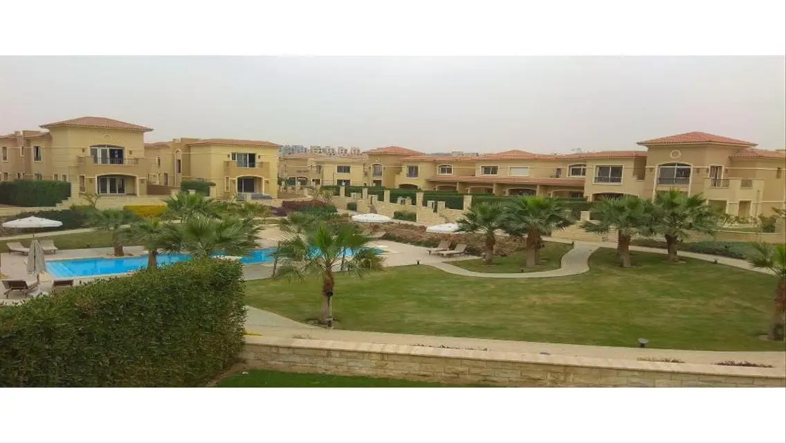 فيلا فاخرة للبيع في كومبوند ستون بارك