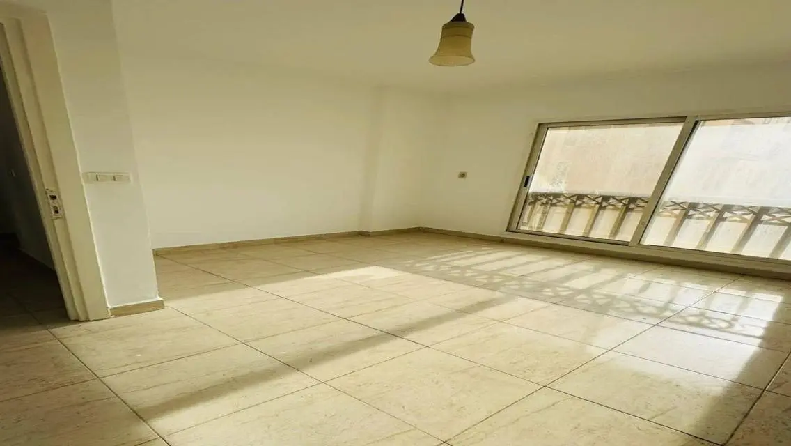 شقة للبيع فى مدينتى 135م منطقه b1 دور ثالث مميز
