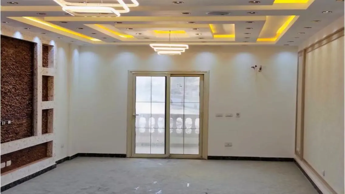 فيلا للبيع كمبوند لافيدا البستان 7شقق متشطبين