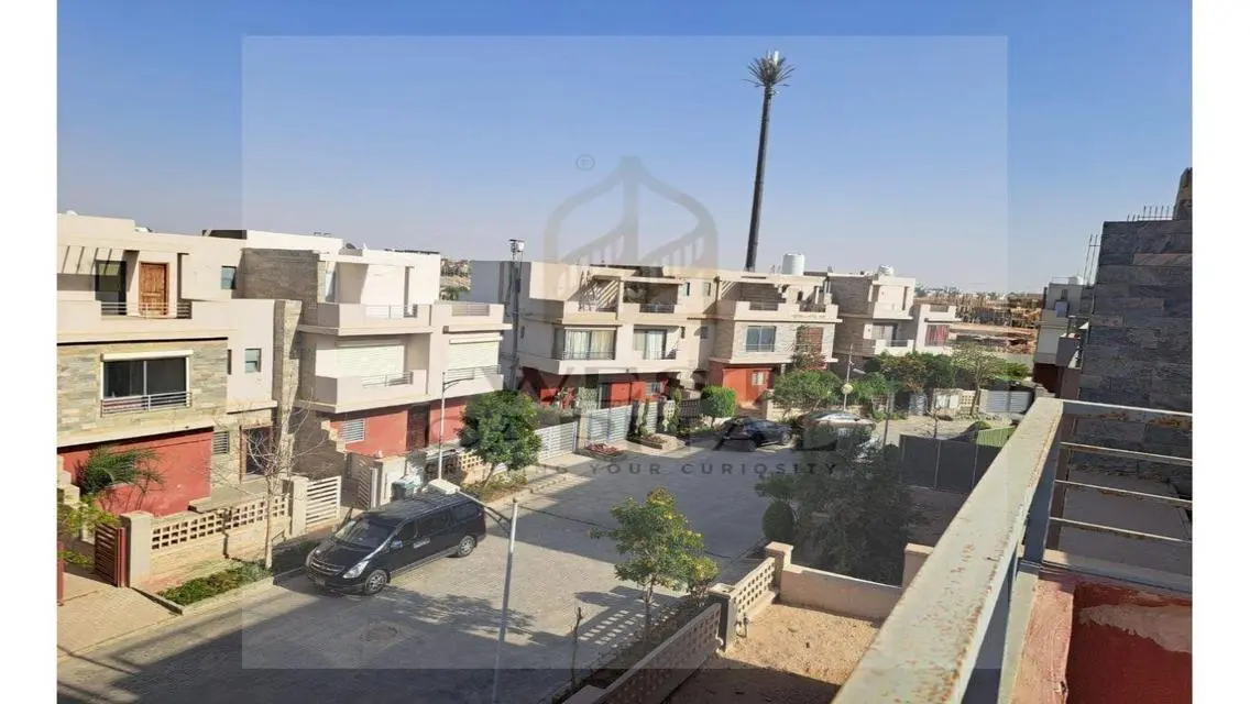 شقة فاخرة بحمام سباحة وحديقة خاصة