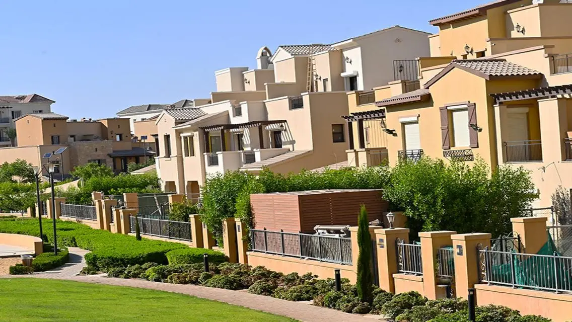  For Rent Town House Owner Finishing AT Mivida 