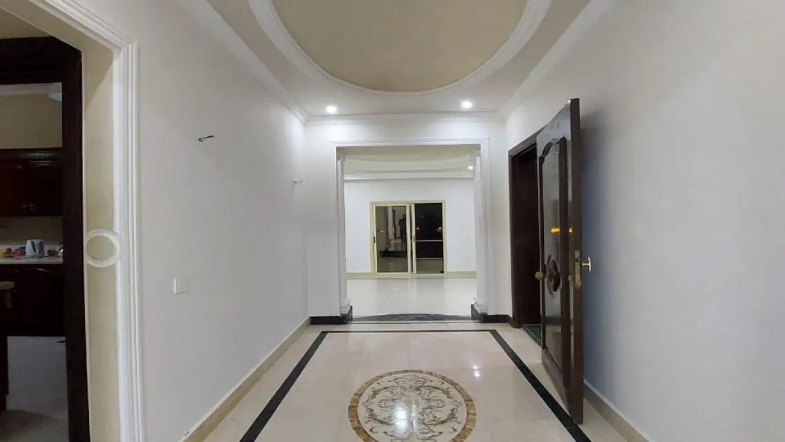 شقة فاخرة للبيع بمساحة 350 متر