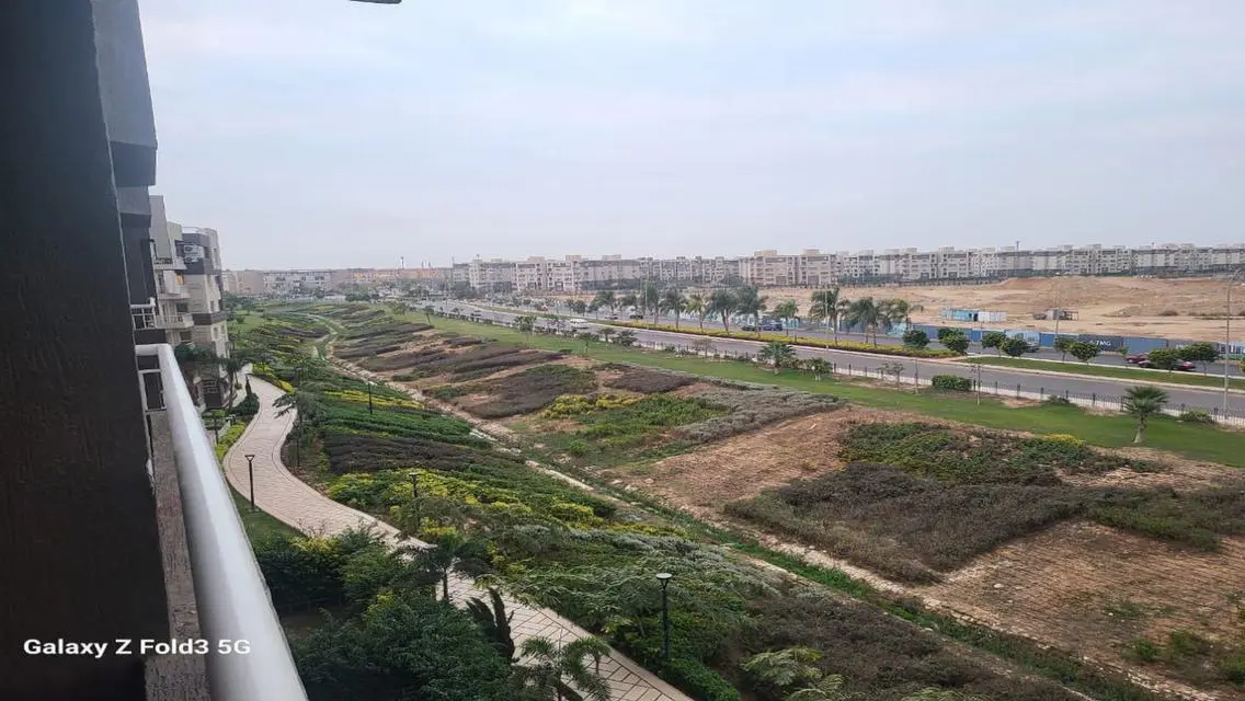 شقة للايجار المفروش فى مدينتى 165م 3غرف 3حمام فيو 