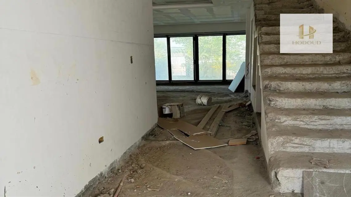 شقة فاخرة بالإيجار بمساحة 160 متر