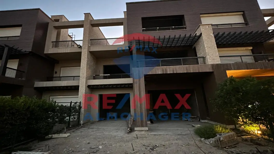 Middle Townhouse l Open Park View l Westridge