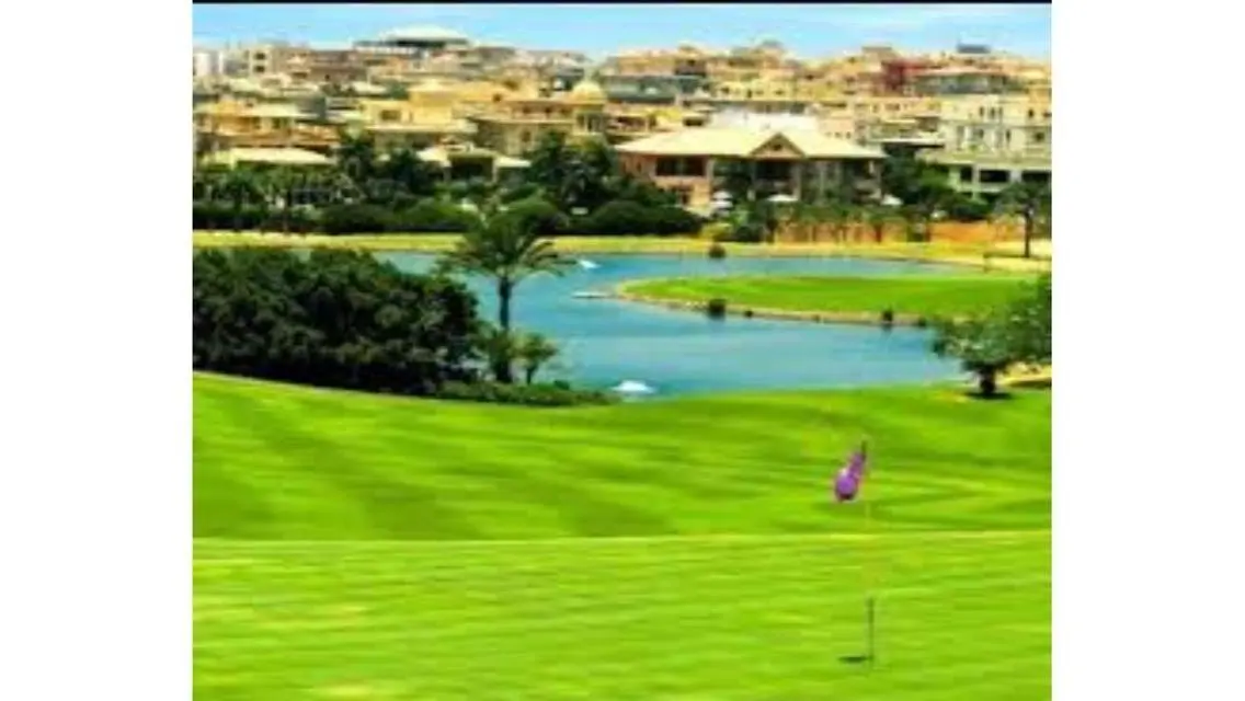 شقه للايجار مفروش في غرب الجولف