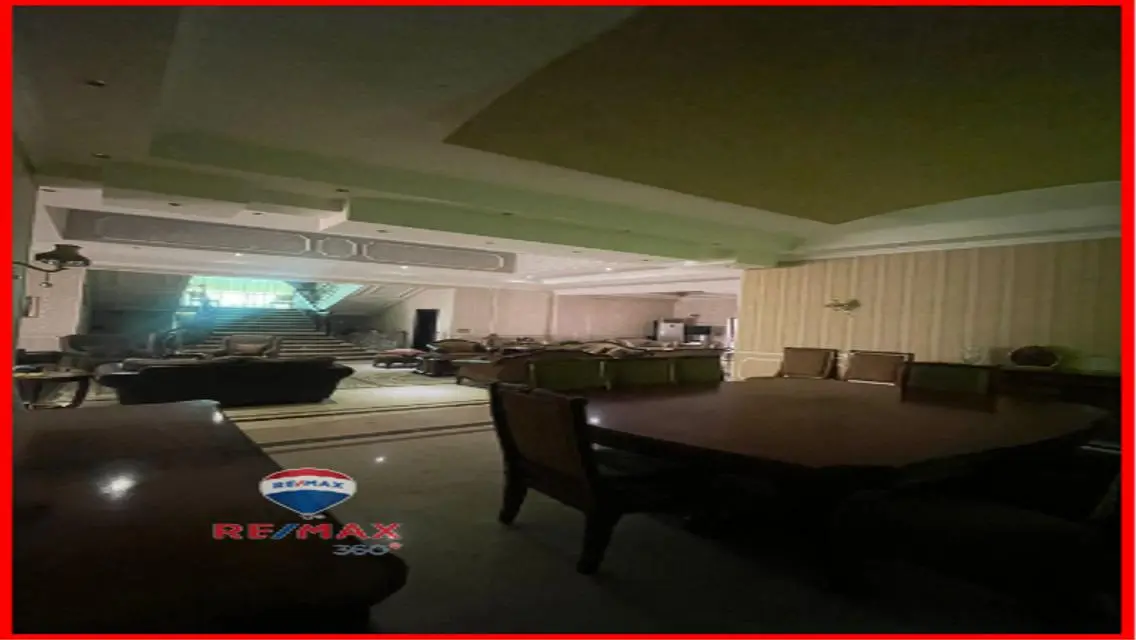 Premium palace with an attached villa and pool   .