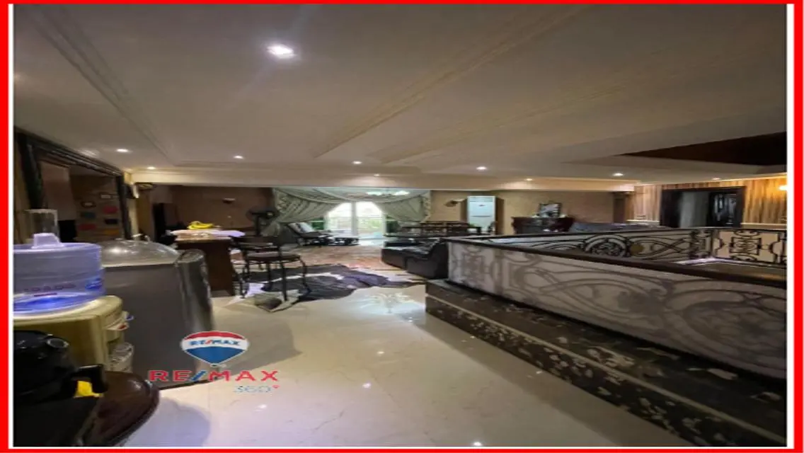 Premium palace with an attached villa and pool   .