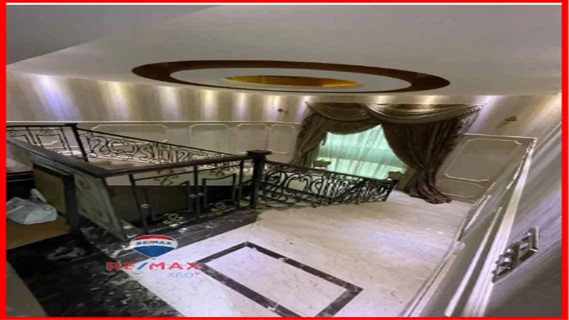 Premium palace with an attached villa and pool   .