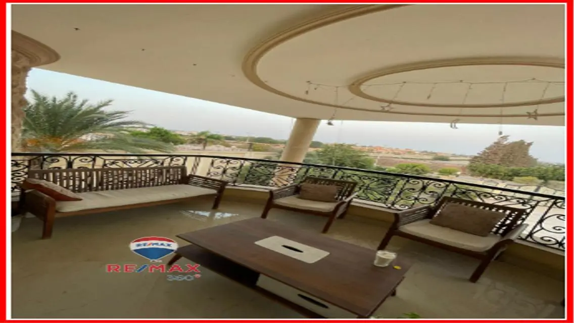 Premium palace with an attached villa and pool   .