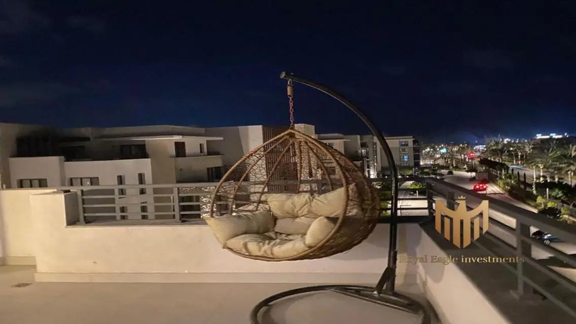 بنتهاوس  للبيع في مارينا1 بحري علي الجولف