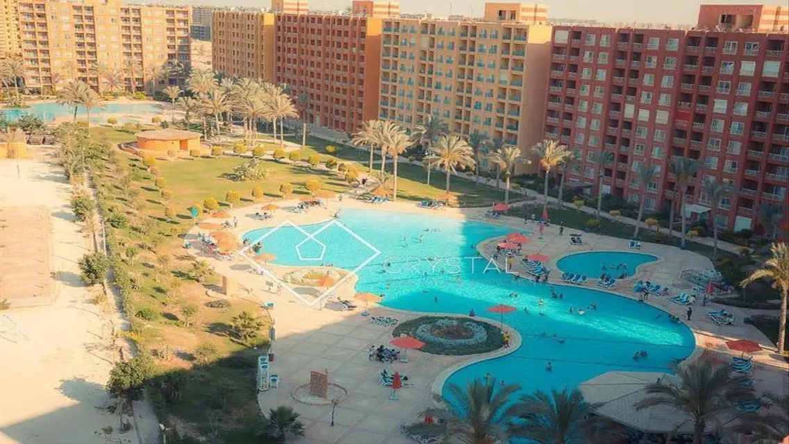 شقة فاخرة مع إطلالة رائعة في بورتو مارينا