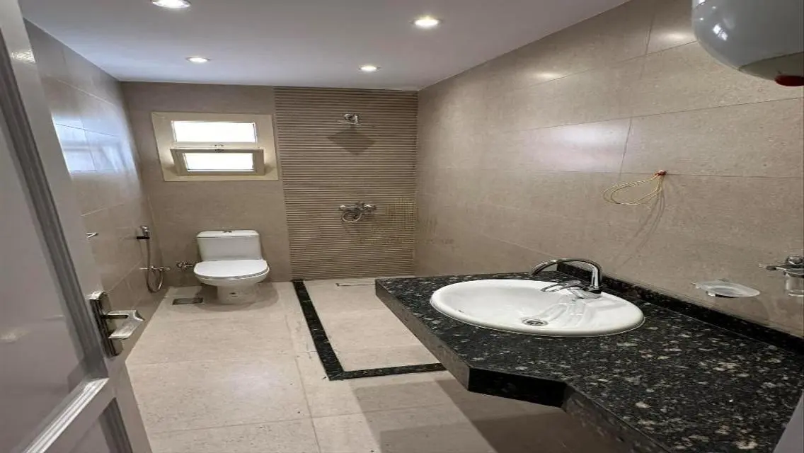 prime location, 5 Minutes from Concord Plaza