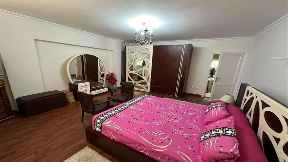 prime location, 5 Minutes from Concord Plaza