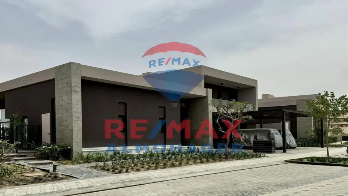 Resale Corner Twin House-14M DP &amp; install. to 2030