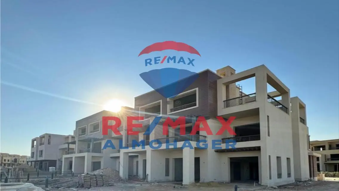 Middle Townhouse Type 9 with Remain Installments