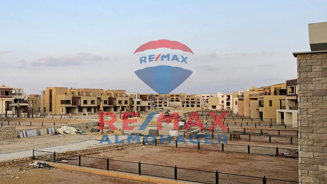 Middle Townhouse Type 9 with Remain Installments