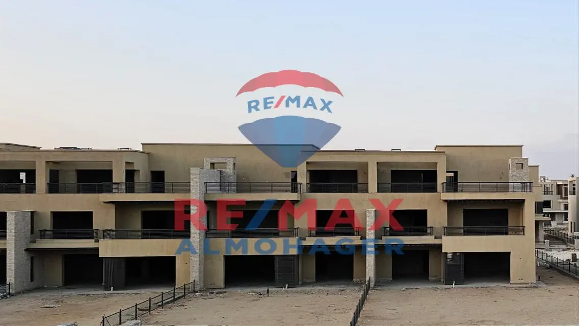 Middle Townhouse Type 9 with Remain Installments