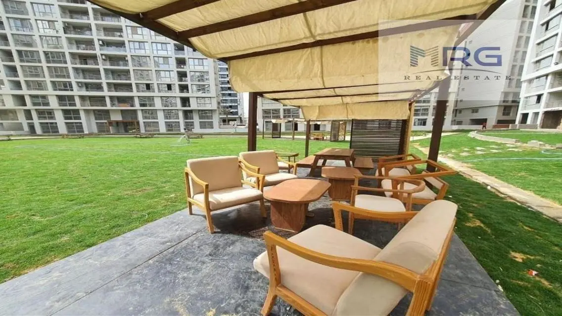 3-bedroom apartment with living room and open view