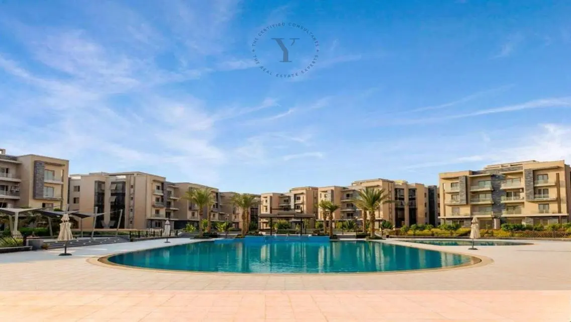 Luxurious Apartment with Private Garden and Pool Overlooking Lakes
