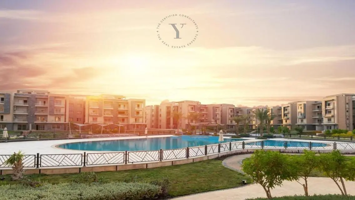 Luxurious Apartment with Private Garden and Pool Overlooking Lakes