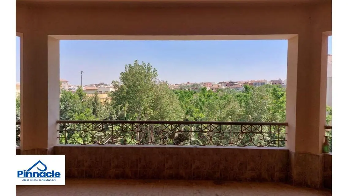 فيلا للبيع  بكمبوند زيزنيا - بحمام سباحة خاص