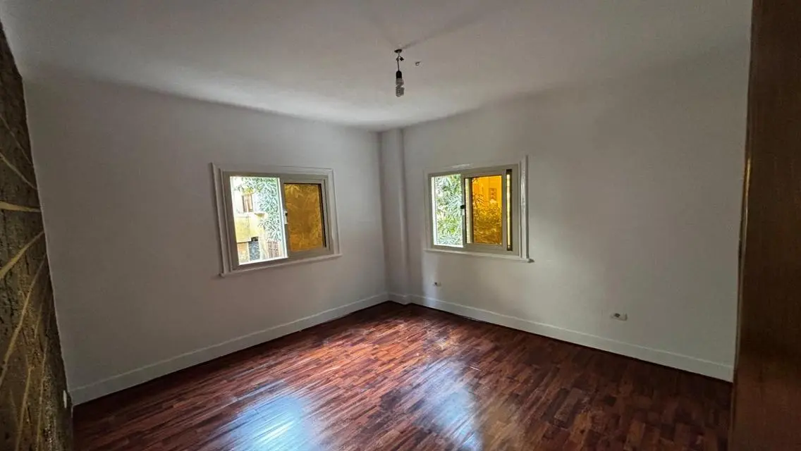 For Sale: Property 220 Square Meters in a Prime Location