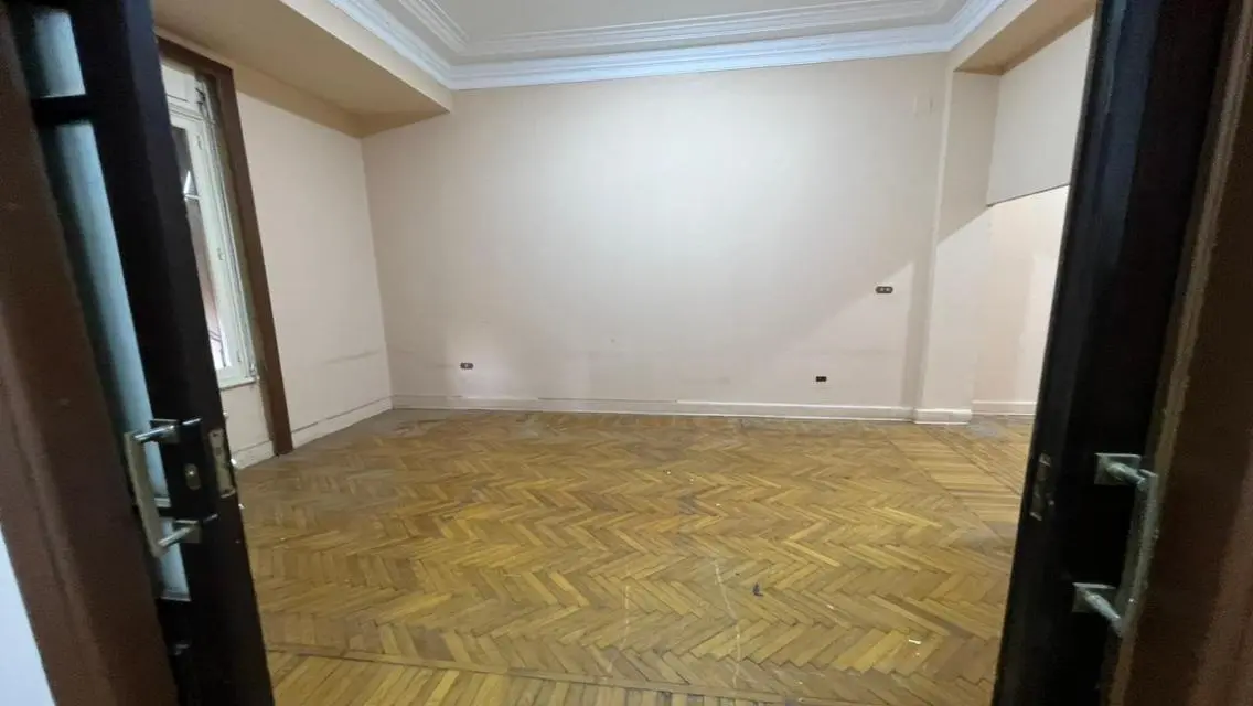 For Sale: Property 220 Square Meters in a Prime Location