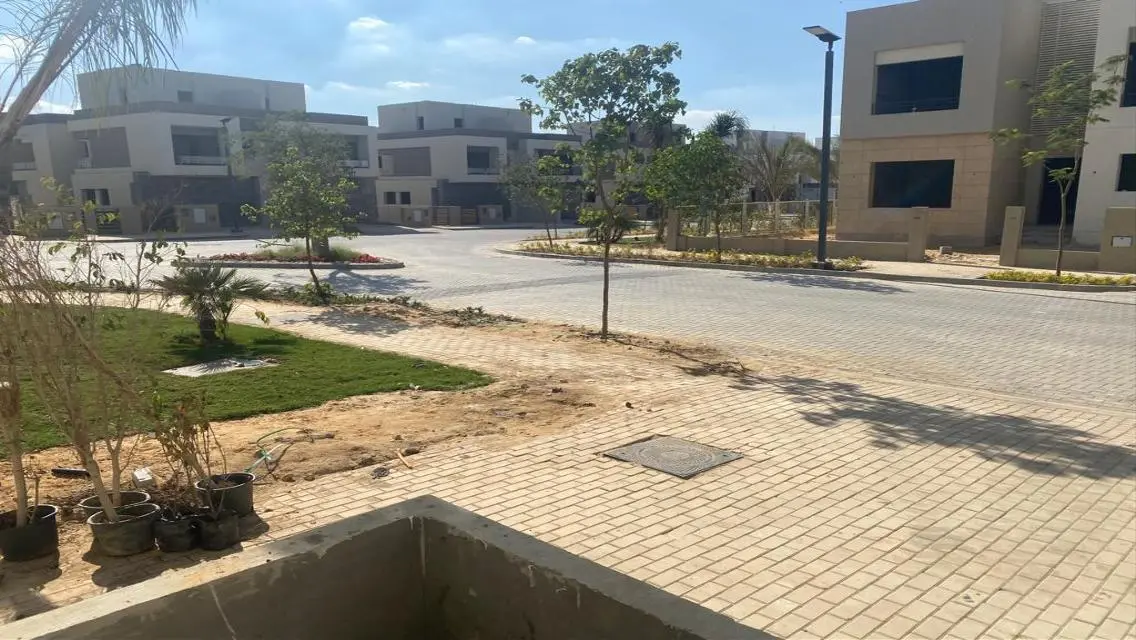 Luxurious Apartment with Private Garden and Shared Pool