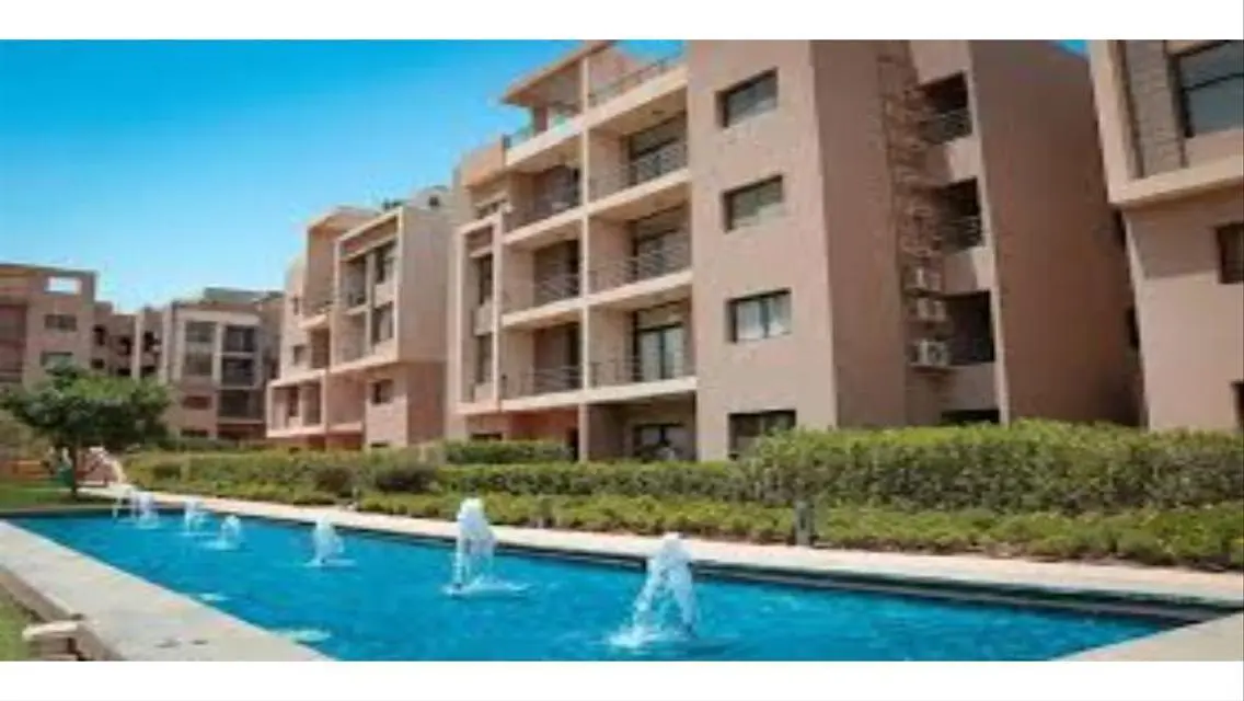 Luxury Apartment in Al Marasem Compound - Fifth Square 130 sqm