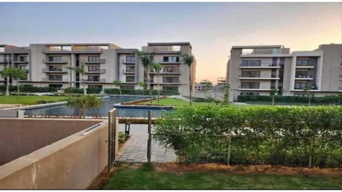Luxury Apartment in Al Marasem Compound - Fifth Square 130 sqm