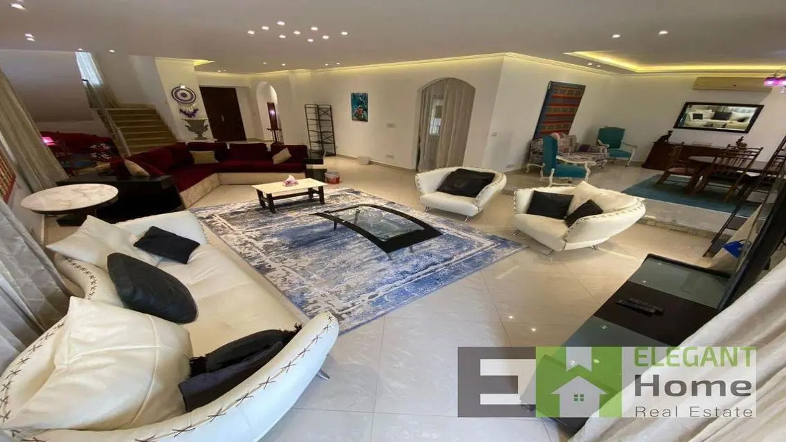 Luxury Apartment with Private Garden and Pool
