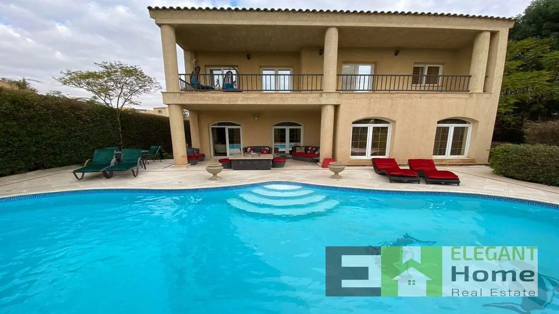 Luxury Apartment with Private Garden and Pool