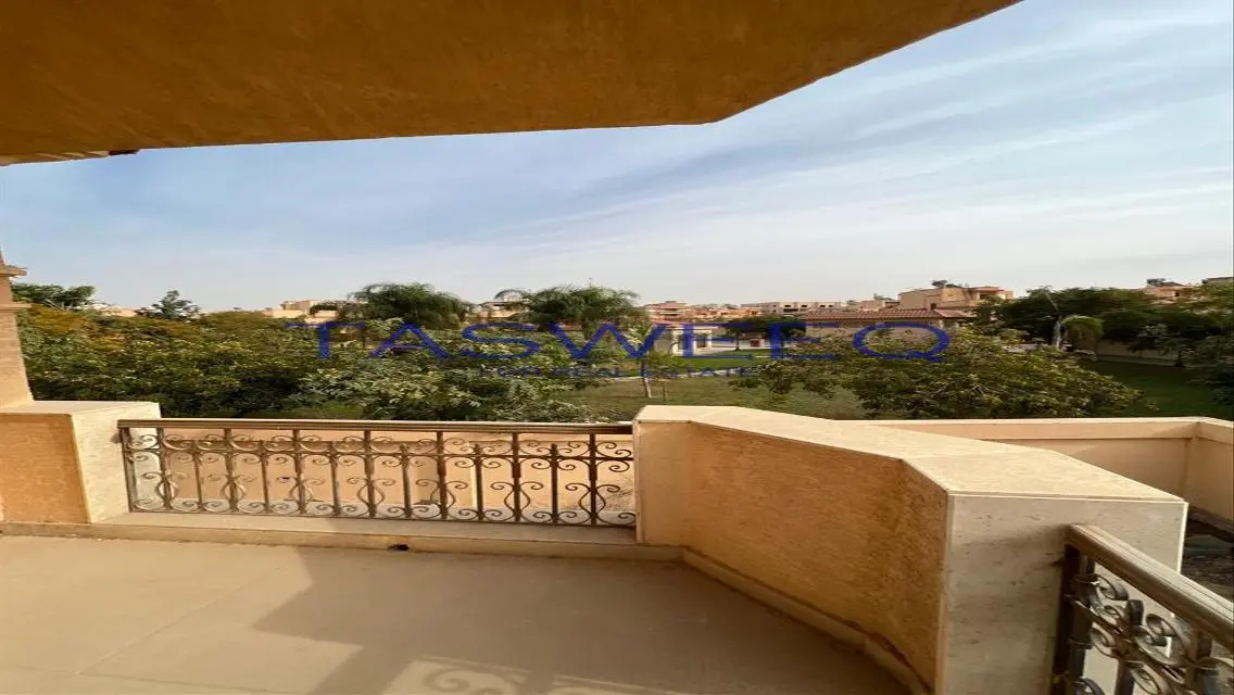 Luxury Property with Spacious Private Garden