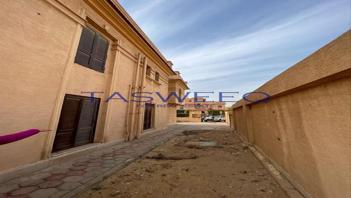 Luxury Property with Spacious Private Garden