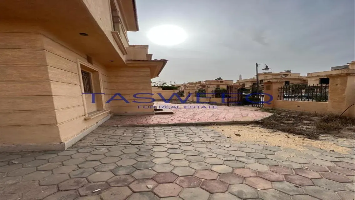 Luxury Property with Spacious Private Garden