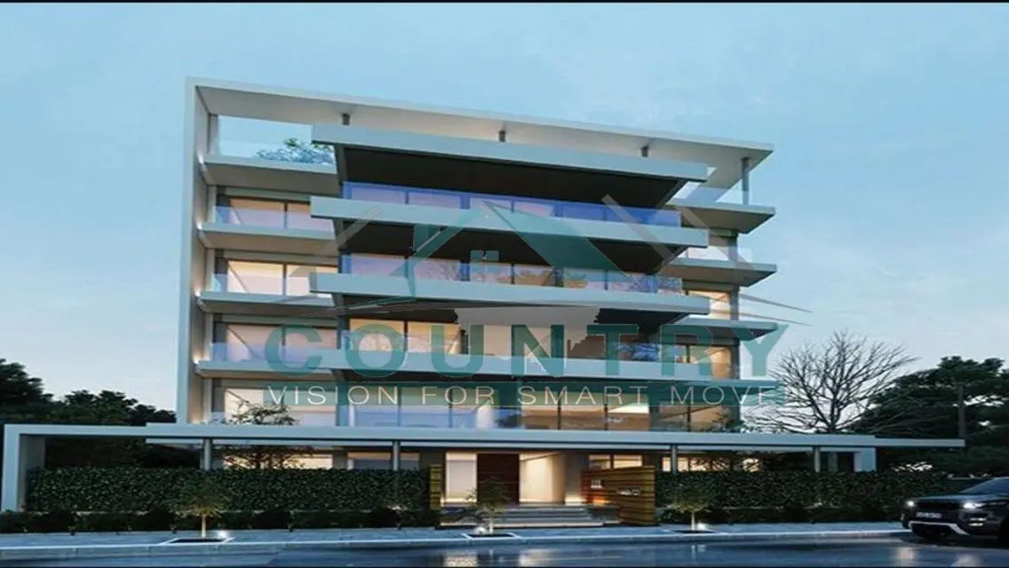 Luxury Apartment with Lake View