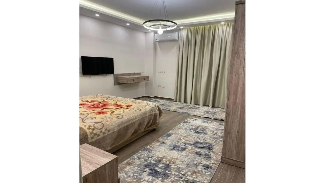 شقه للايجار مفروش فرش مودرن ( اول سكن فيو مفتوح )