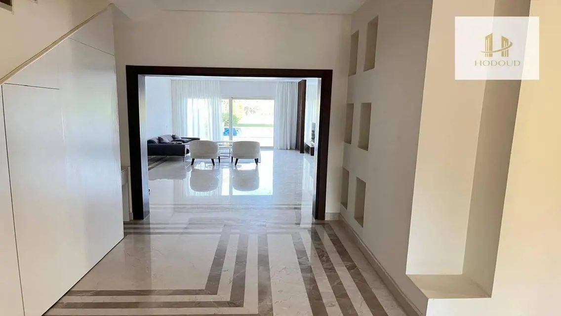 عقار مميز للبيع بمساحة 400 متر
